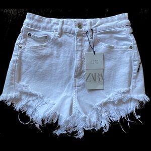 NWT- Zara White shorts - size 4